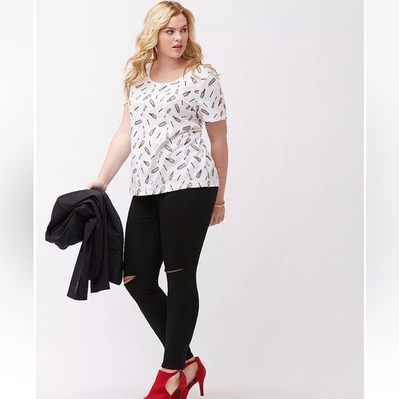 LANE BRYANT SHORT SLEEVE “MAKEUP PRINT” tshirt PLUS Size 22 / 24 - Picture 3 of 4